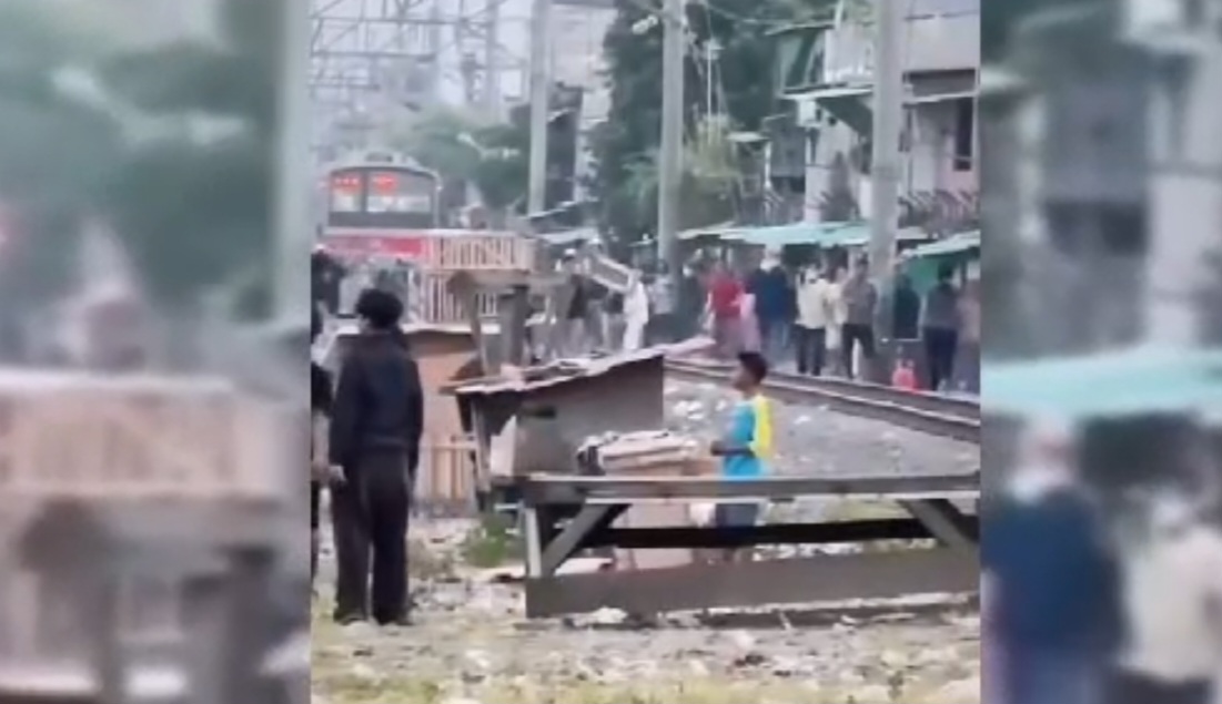 Bos KCI Cerita soal Lemparan Batu ke Kereta Pernah Buat Mata Masinis Pecah