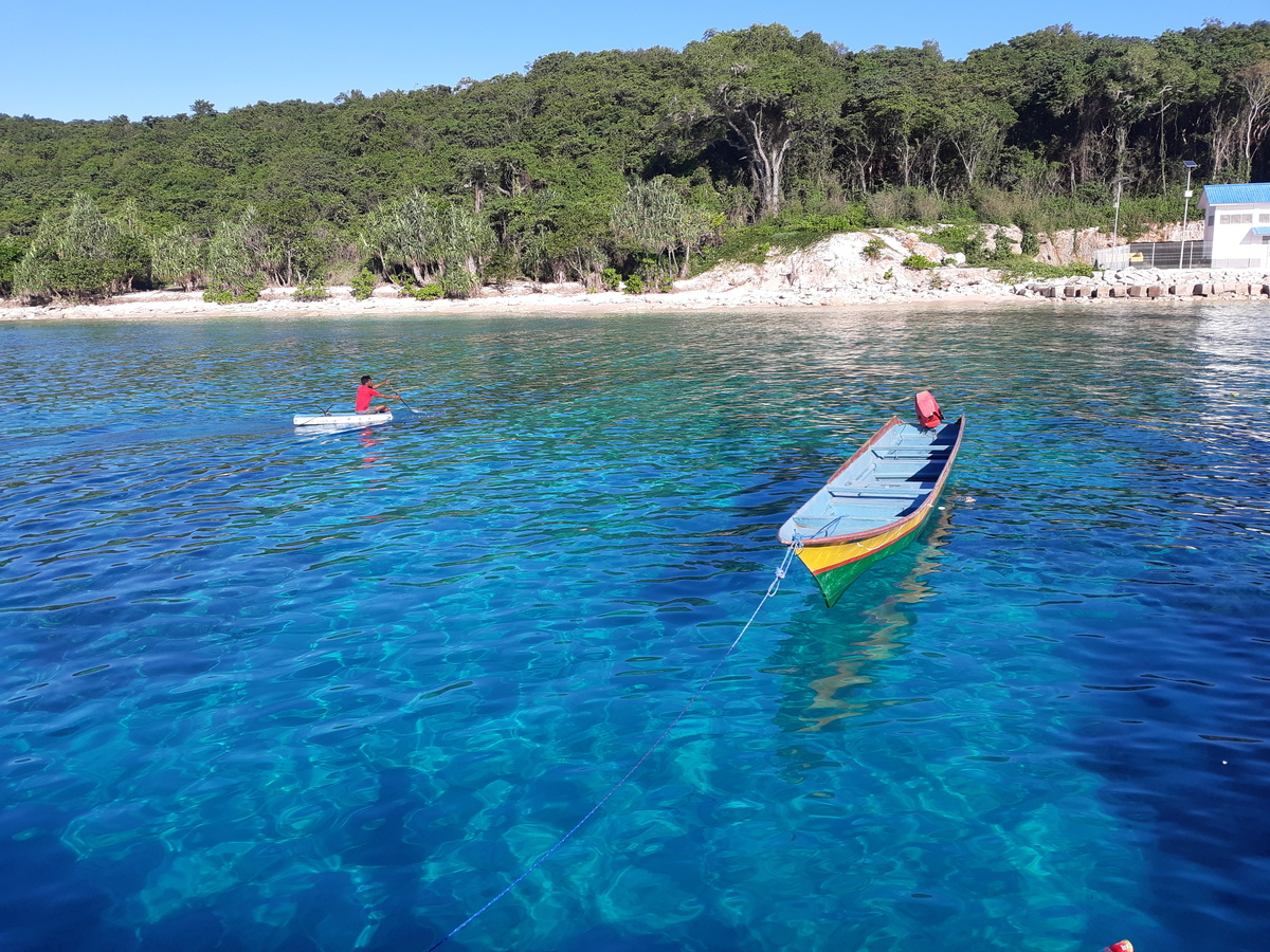 Perjuangan Tak Bertepi: Jenazah di Maluku Ditandu Lewati Lautan Badai Menuju Peristirahatan Terakhir